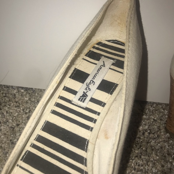 American Eagle Cream Wedges with Bow - Picture 3 of 5
